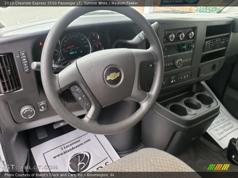 Summit White / Medium Pewter 2019 Chevrolet Express 3500 Passenger LT