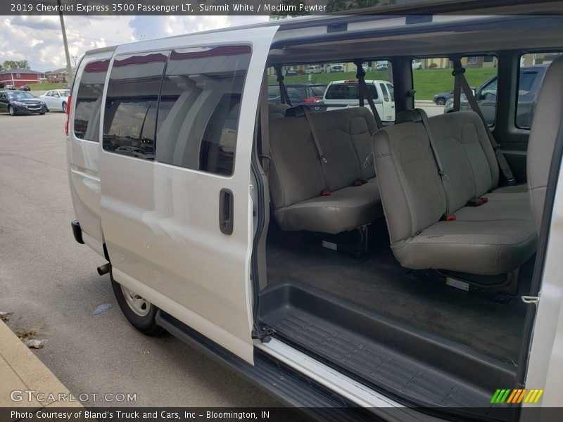 Summit White / Medium Pewter 2019 Chevrolet Express 3500 Passenger LT