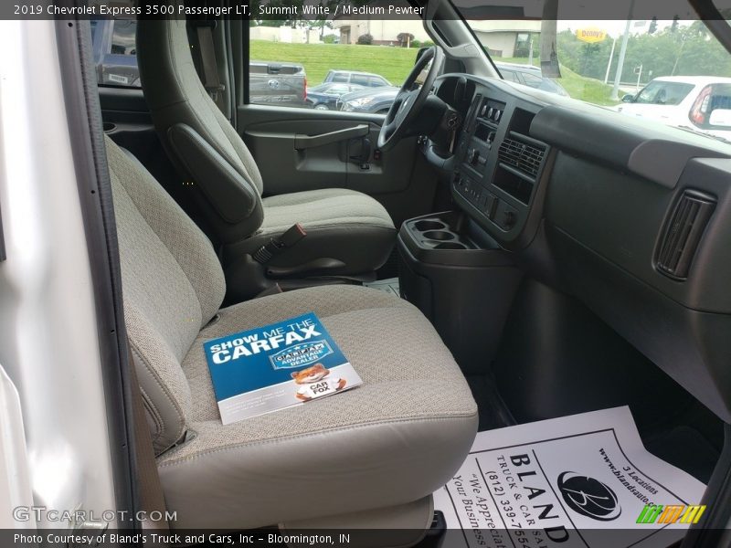 Summit White / Medium Pewter 2019 Chevrolet Express 3500 Passenger LT