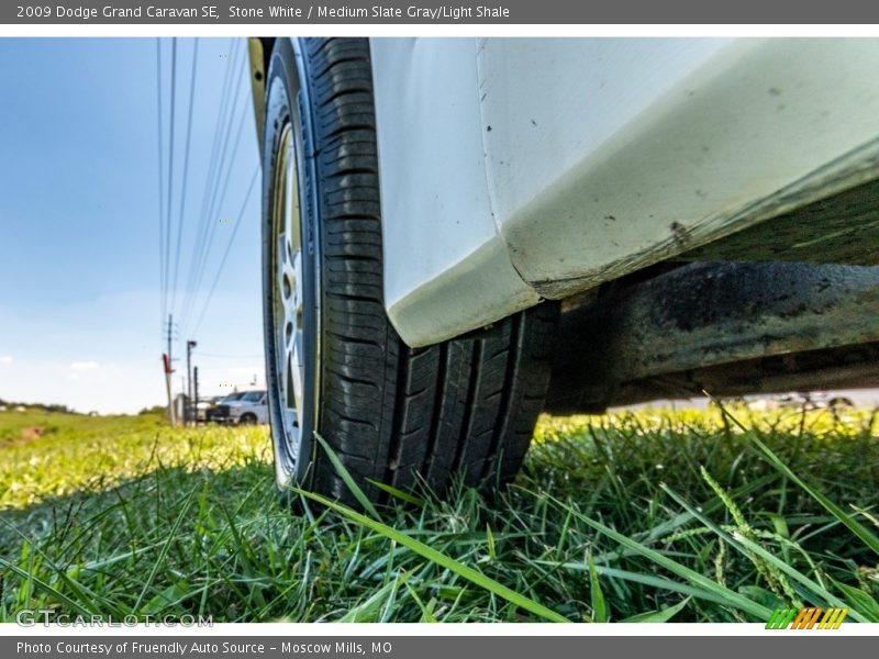 Stone White / Medium Slate Gray/Light Shale 2009 Dodge Grand Caravan SE