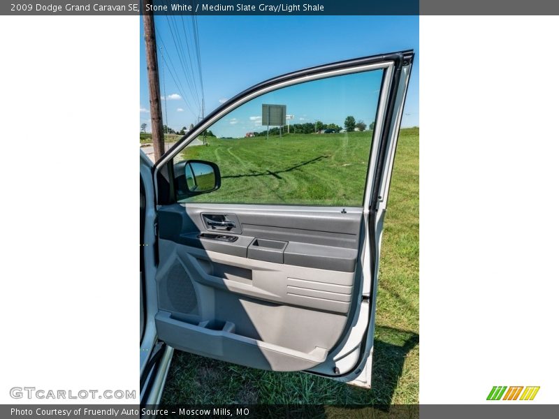 Stone White / Medium Slate Gray/Light Shale 2009 Dodge Grand Caravan SE