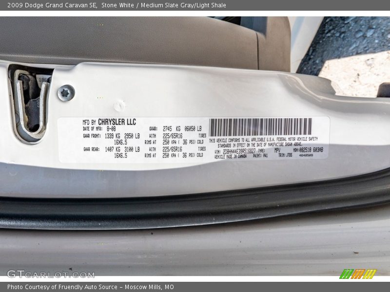 Stone White / Medium Slate Gray/Light Shale 2009 Dodge Grand Caravan SE