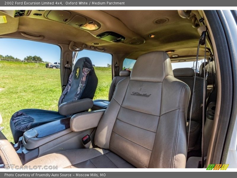 Oxford White / Medium Parchment 2002 Ford Excursion Limited 4x4