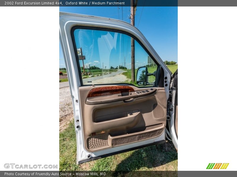 Oxford White / Medium Parchment 2002 Ford Excursion Limited 4x4