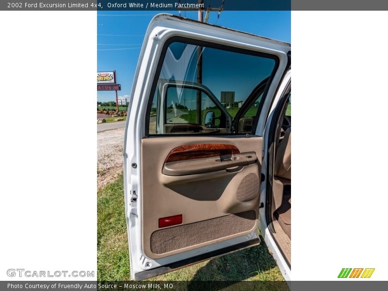 Oxford White / Medium Parchment 2002 Ford Excursion Limited 4x4
