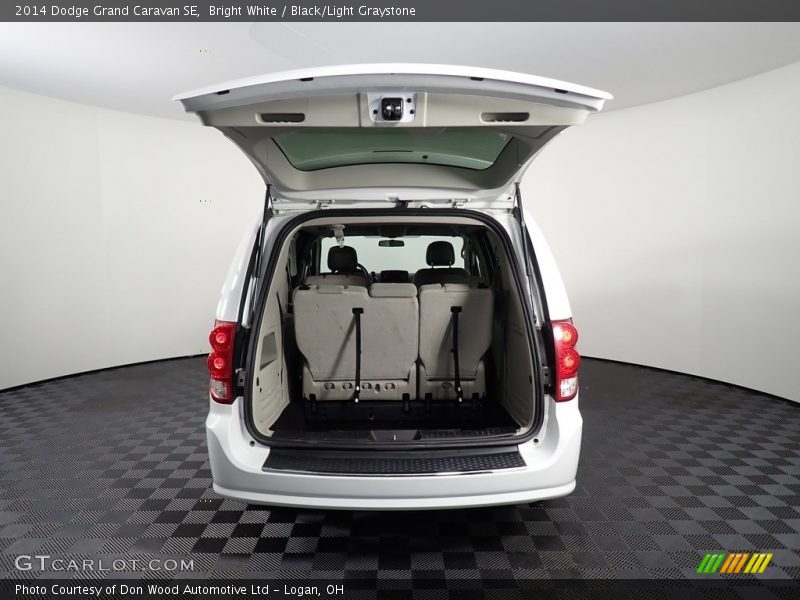 Bright White / Black/Light Graystone 2014 Dodge Grand Caravan SE