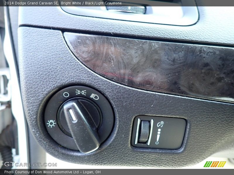 Bright White / Black/Light Graystone 2014 Dodge Grand Caravan SE