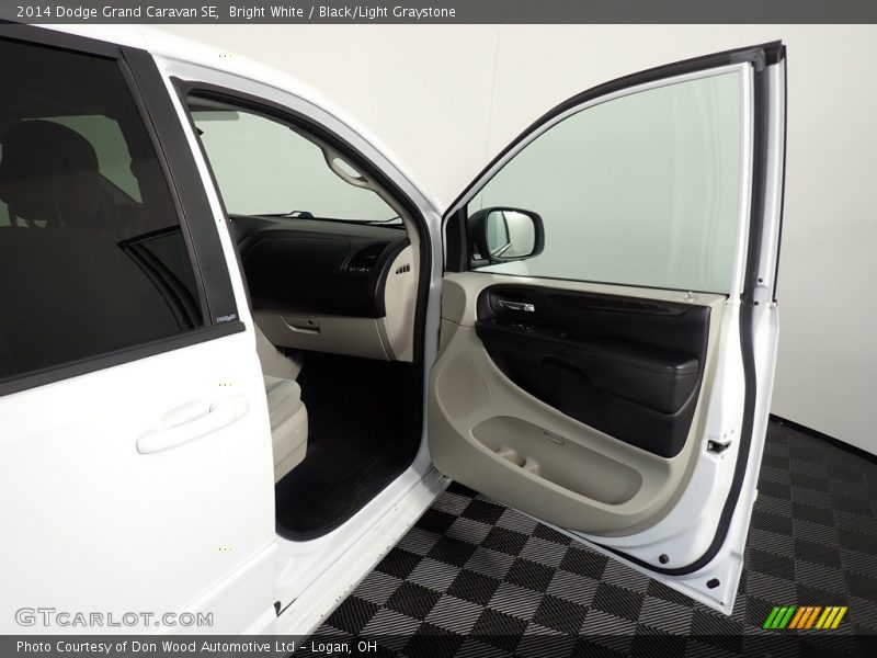 Bright White / Black/Light Graystone 2014 Dodge Grand Caravan SE