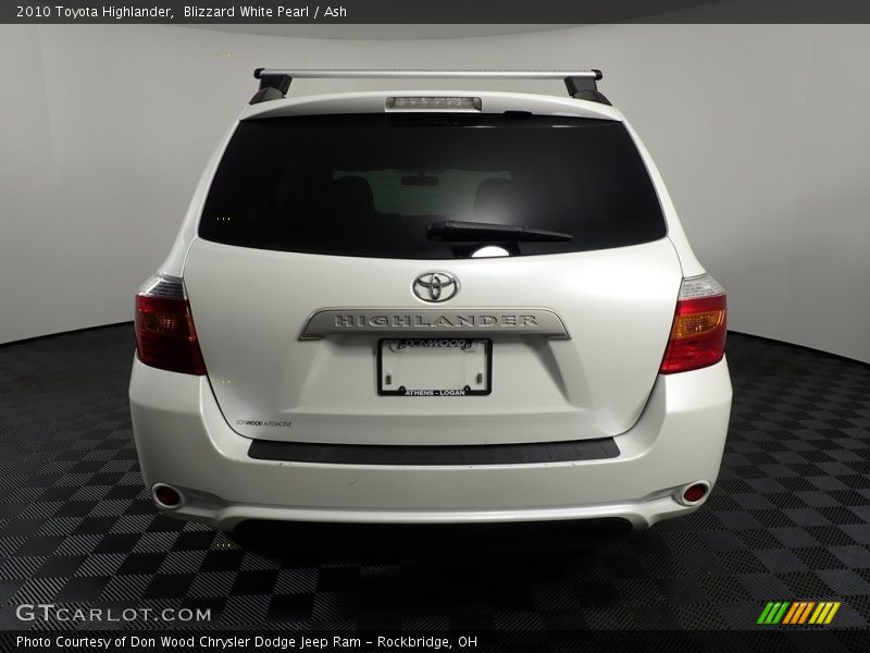 Blizzard White Pearl / Ash 2010 Toyota Highlander