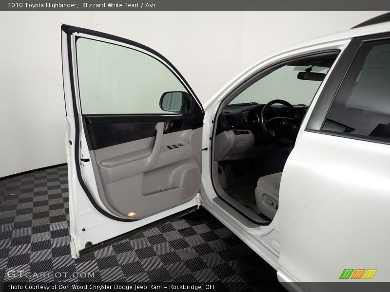 Blizzard White Pearl / Ash 2010 Toyota Highlander