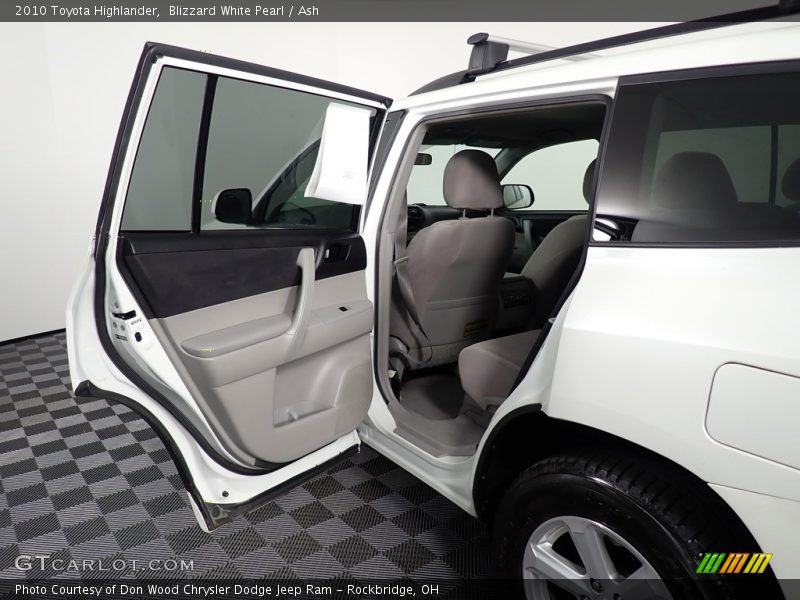 Blizzard White Pearl / Ash 2010 Toyota Highlander