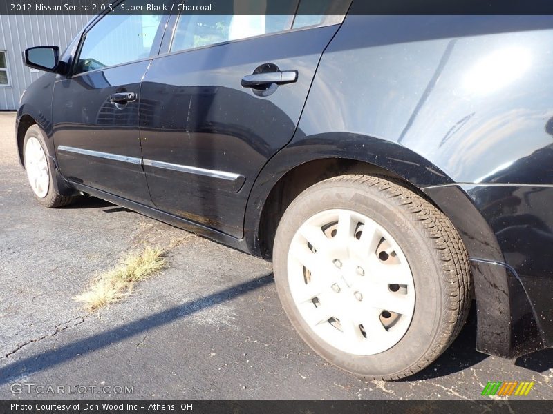 Super Black / Charcoal 2012 Nissan Sentra 2.0 S