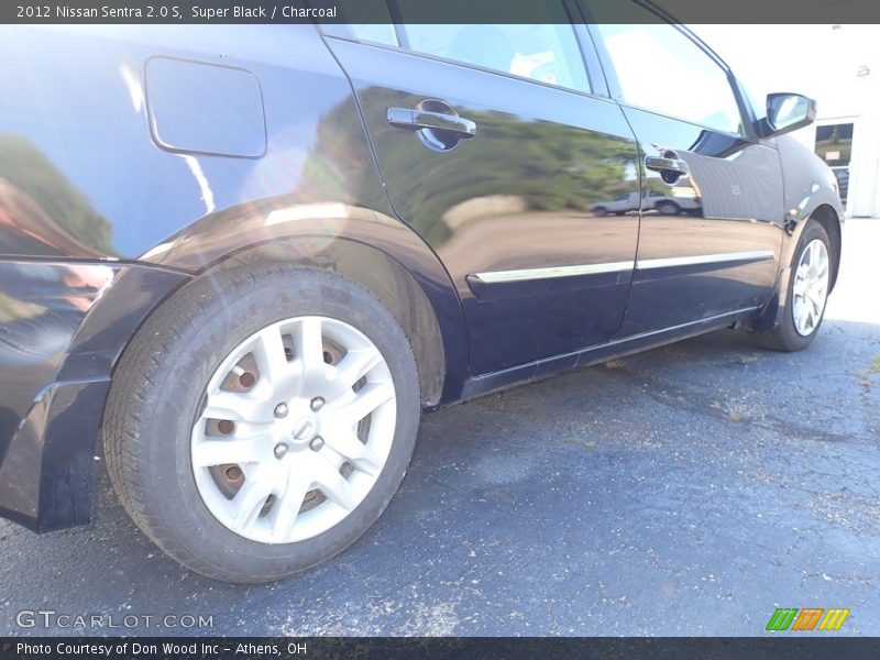 Super Black / Charcoal 2012 Nissan Sentra 2.0 S