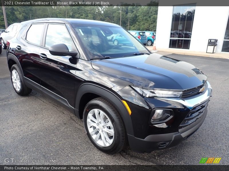 Front 3/4 View of 2021 TrailBlazer LS