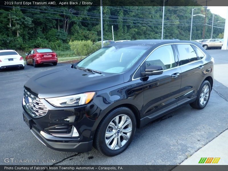 Front 3/4 View of 2019 Edge Titanium AWD