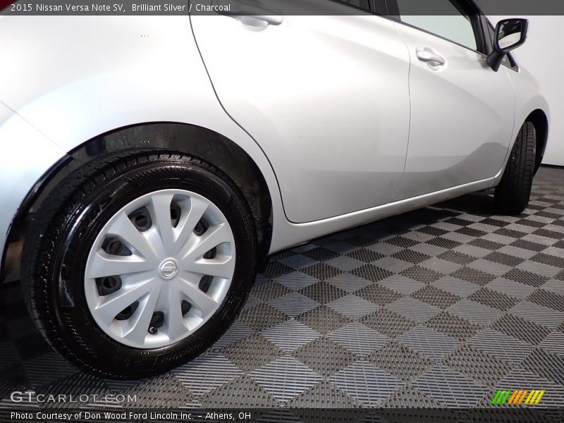 Brilliant Silver / Charcoal 2015 Nissan Versa Note SV