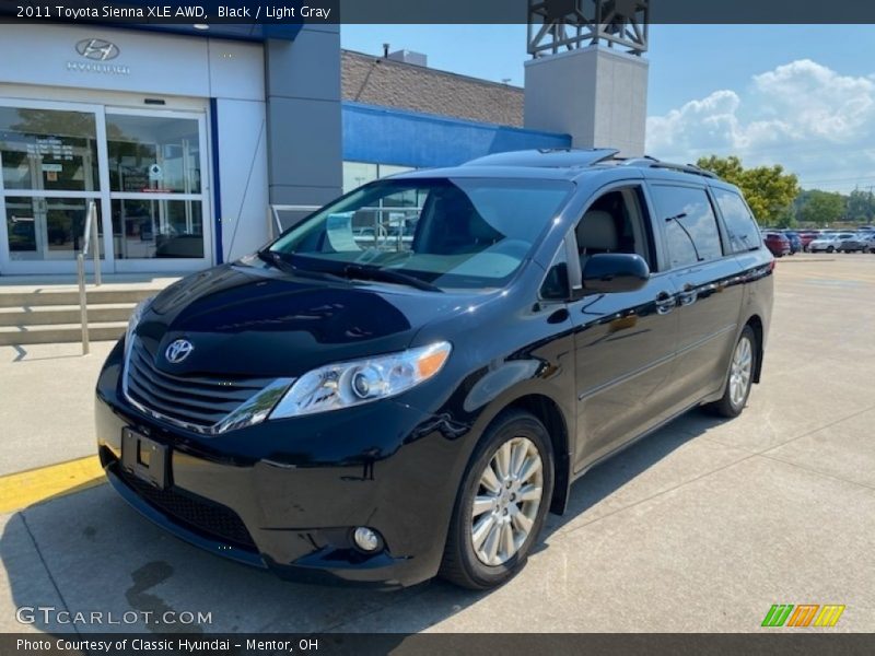 Black / Light Gray 2011 Toyota Sienna XLE AWD