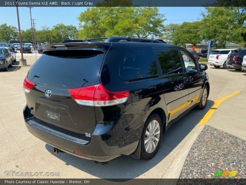 Black / Light Gray 2011 Toyota Sienna XLE AWD