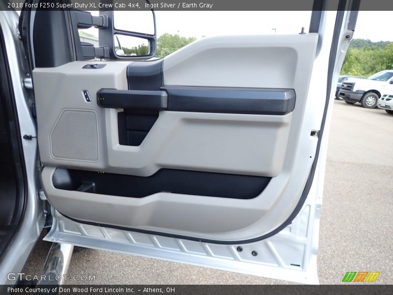 Ingot Silver / Earth Gray 2018 Ford F250 Super Duty XL Crew Cab 4x4