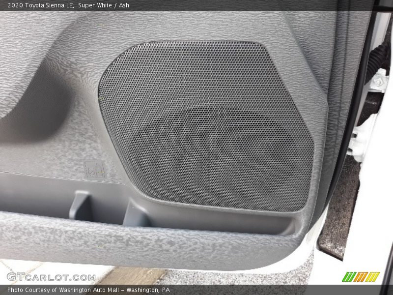 Super White / Ash 2020 Toyota Sienna LE