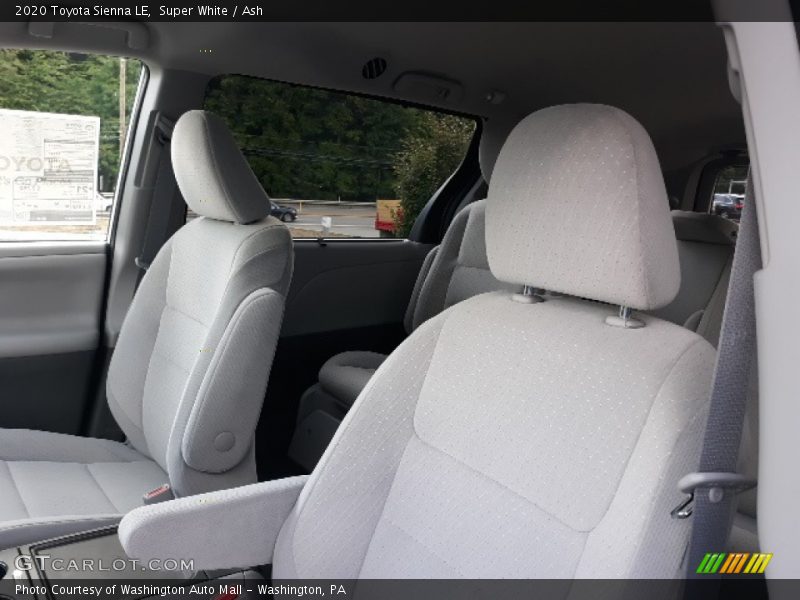 Super White / Ash 2020 Toyota Sienna LE