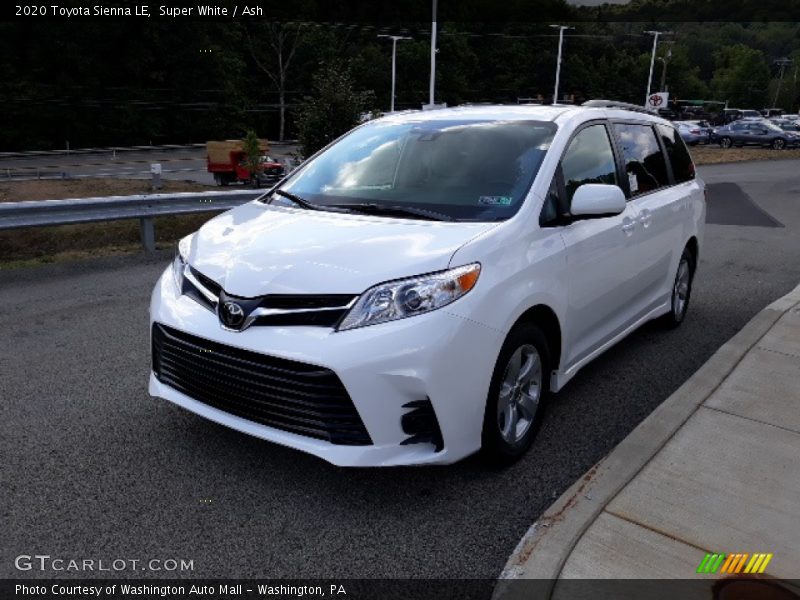 Super White / Ash 2020 Toyota Sienna LE