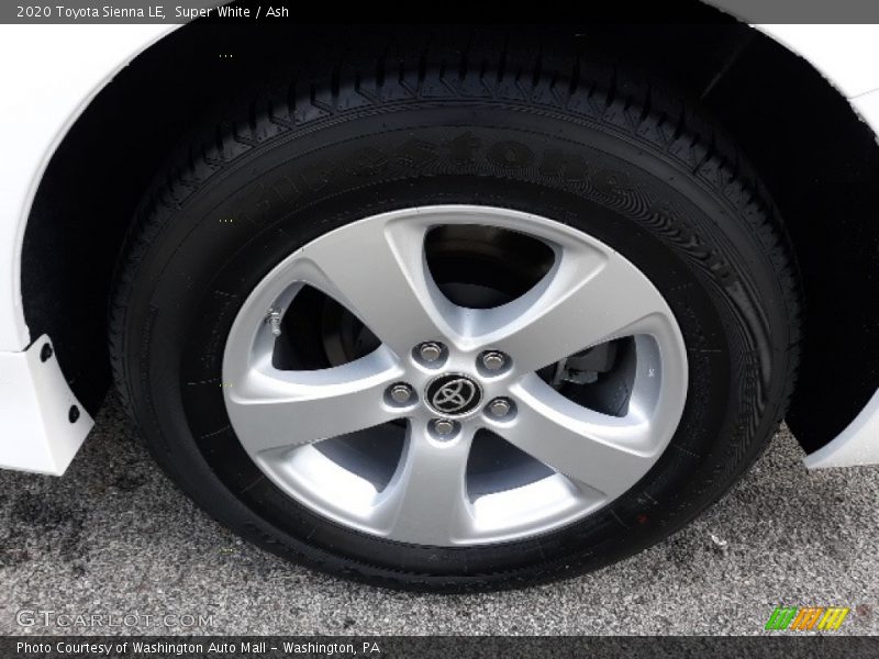 Super White / Ash 2020 Toyota Sienna LE