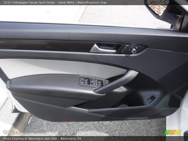 Door Panel of 2015 Passat Sport Sedan