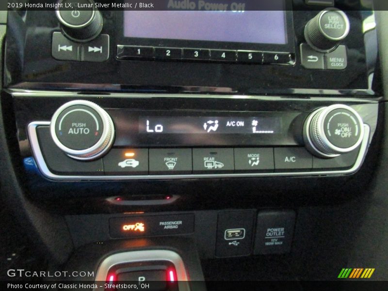 Lunar Silver Metallic / Black 2019 Honda Insight LX