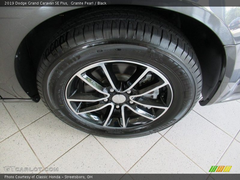 Granite Pearl / Black 2019 Dodge Grand Caravan SE Plus