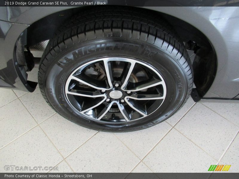 Granite Pearl / Black 2019 Dodge Grand Caravan SE Plus
