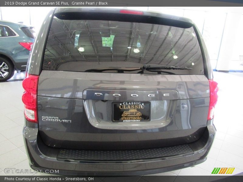 Granite Pearl / Black 2019 Dodge Grand Caravan SE Plus