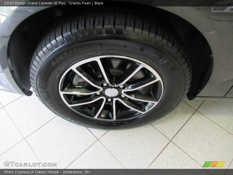 Granite Pearl / Black 2019 Dodge Grand Caravan SE Plus