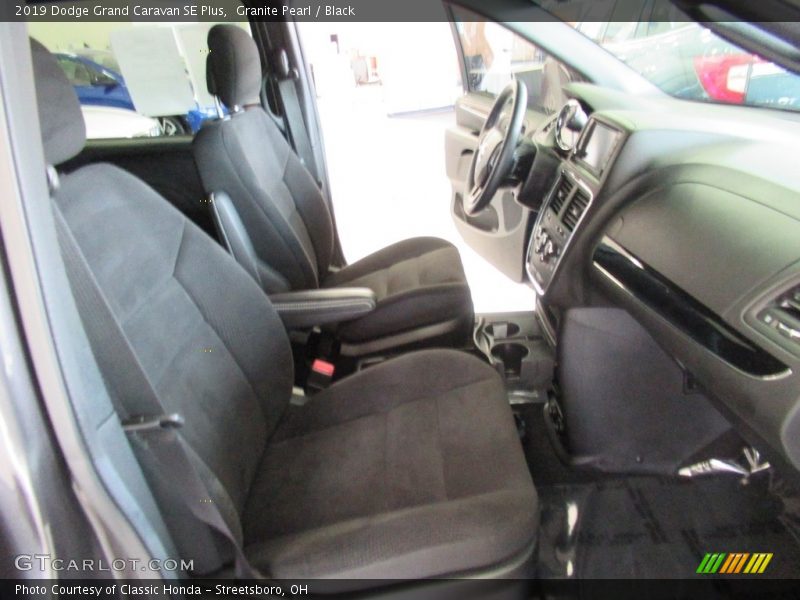 Granite Pearl / Black 2019 Dodge Grand Caravan SE Plus