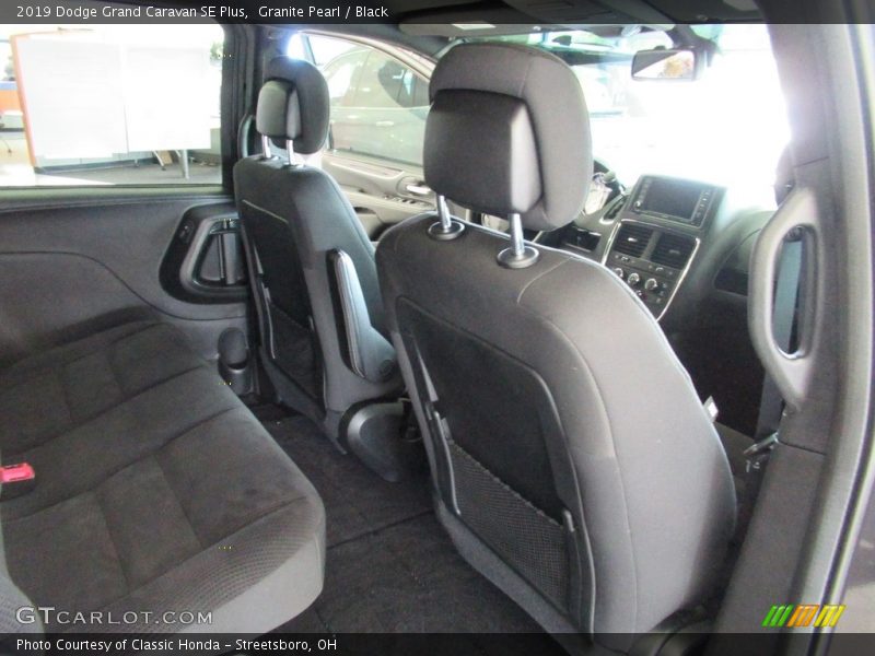 Granite Pearl / Black 2019 Dodge Grand Caravan SE Plus