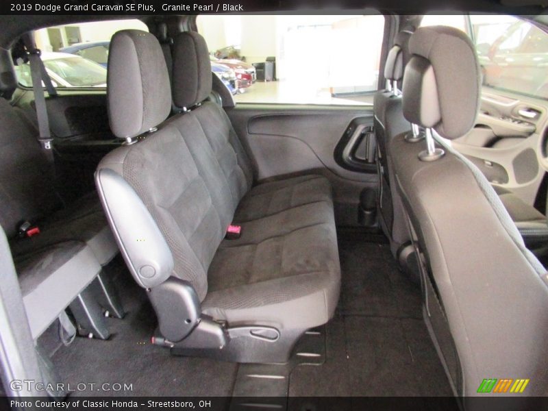 Granite Pearl / Black 2019 Dodge Grand Caravan SE Plus