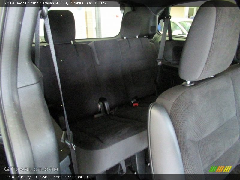 Granite Pearl / Black 2019 Dodge Grand Caravan SE Plus
