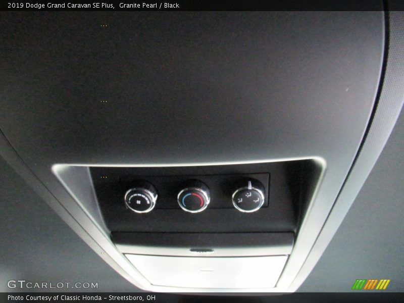 Granite Pearl / Black 2019 Dodge Grand Caravan SE Plus