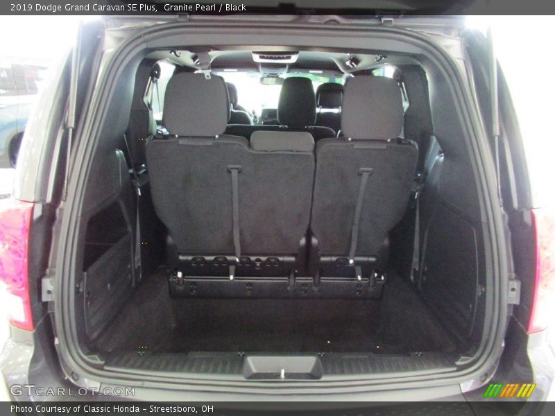 Granite Pearl / Black 2019 Dodge Grand Caravan SE Plus