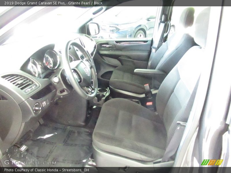 Granite Pearl / Black 2019 Dodge Grand Caravan SE Plus