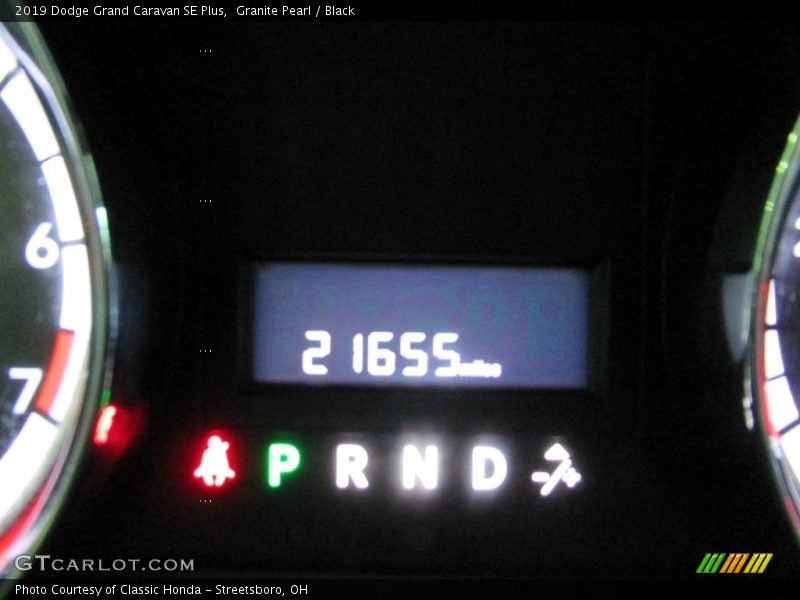 Granite Pearl / Black 2019 Dodge Grand Caravan SE Plus