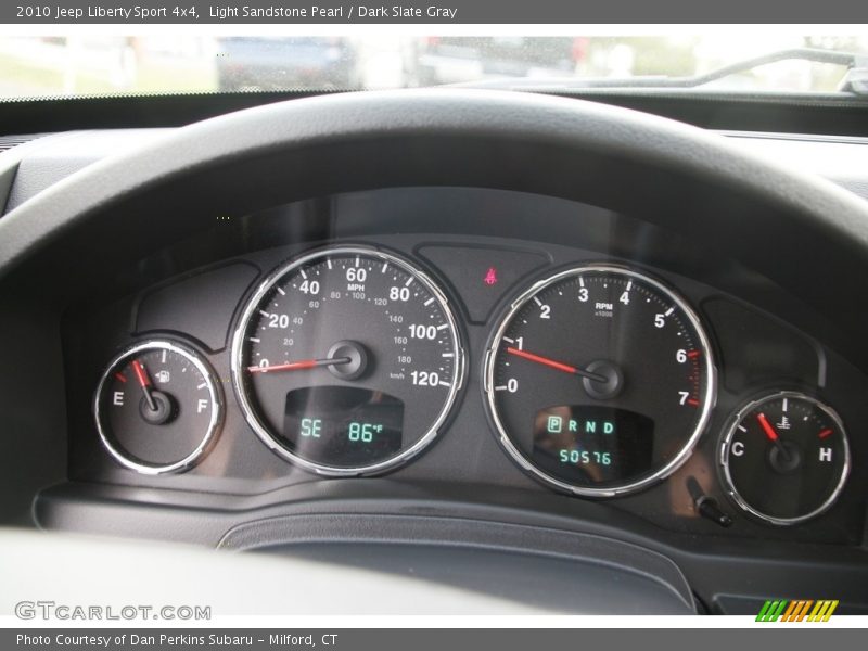 Light Sandstone Pearl / Dark Slate Gray 2010 Jeep Liberty Sport 4x4