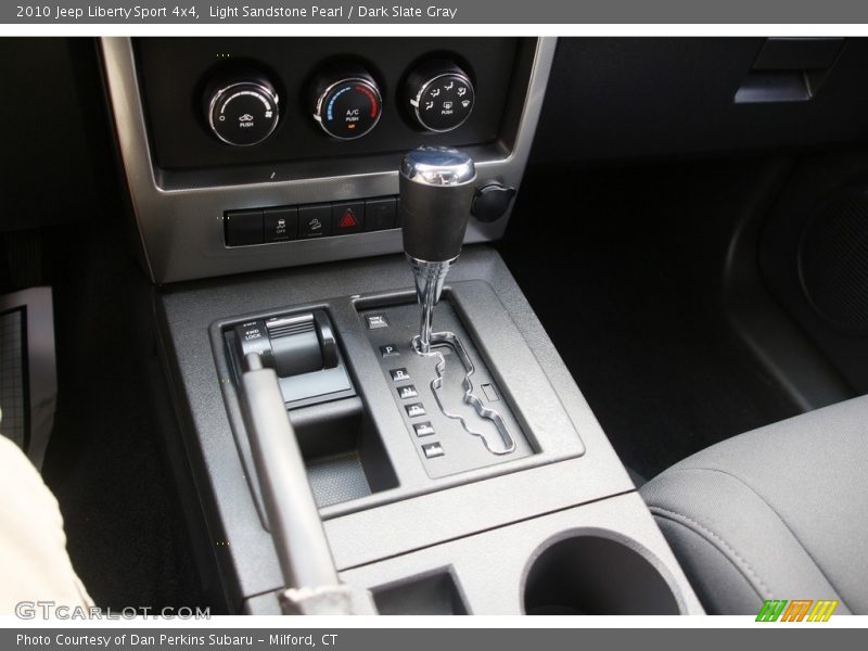 Light Sandstone Pearl / Dark Slate Gray 2010 Jeep Liberty Sport 4x4