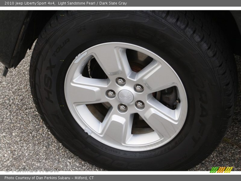 Light Sandstone Pearl / Dark Slate Gray 2010 Jeep Liberty Sport 4x4