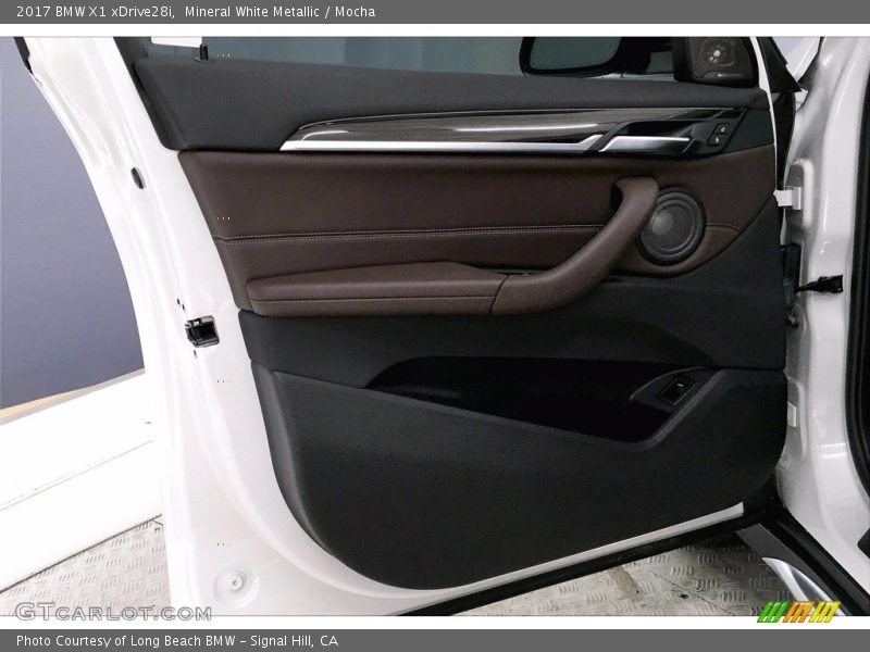 Mineral White Metallic / Mocha 2017 BMW X1 xDrive28i