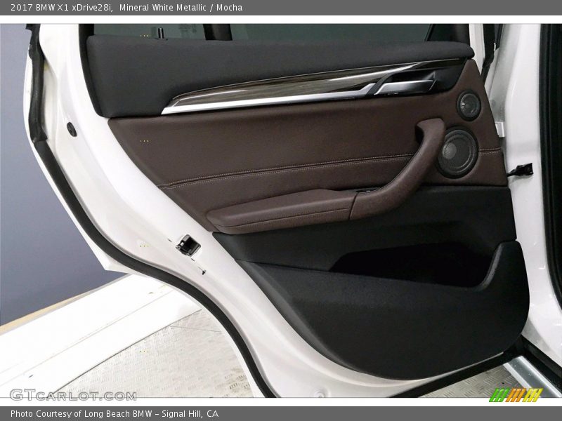Mineral White Metallic / Mocha 2017 BMW X1 xDrive28i