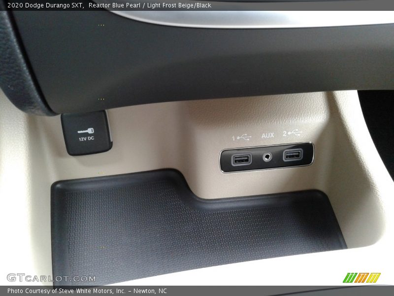 Reactor Blue Pearl / Light Frost Beige/Black 2020 Dodge Durango SXT
