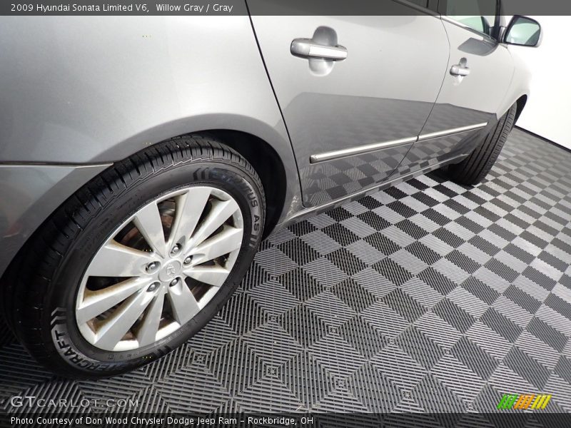 Willow Gray / Gray 2009 Hyundai Sonata Limited V6