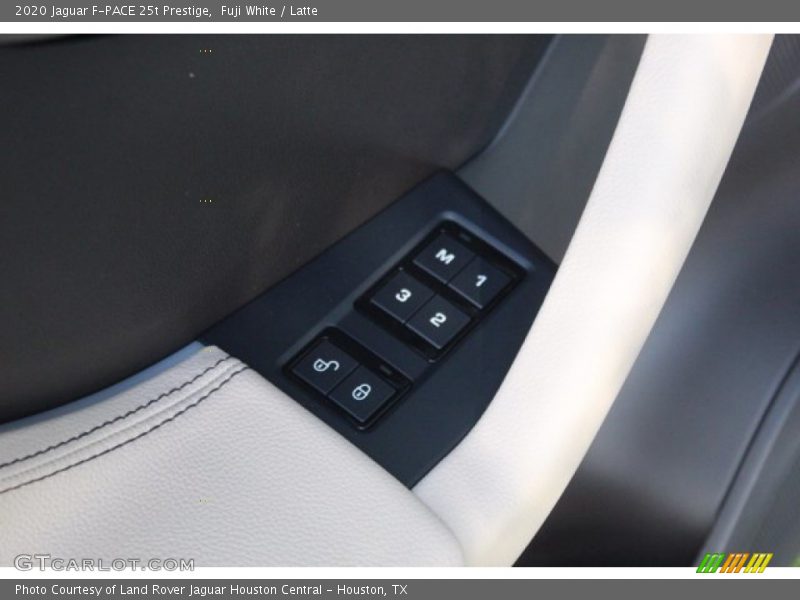 Fuji White / Latte 2020 Jaguar F-PACE 25t Prestige