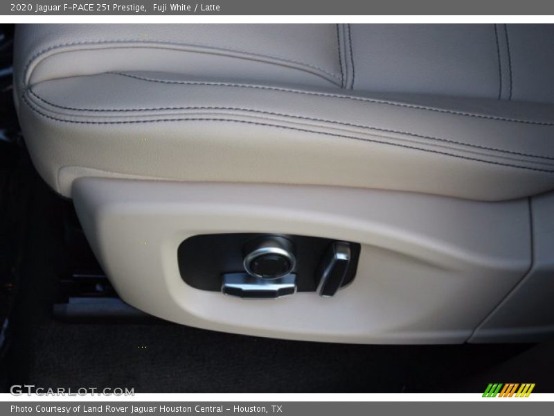 Fuji White / Latte 2020 Jaguar F-PACE 25t Prestige